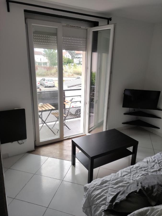 Appartement Studio Bien Situe à Eybens Extérieur photo